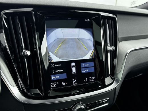 Volvo  V60 T4 R-Design | 19" | Panoramadak | Head-up | 360 Camera | Harman Kardon | Adaptieve cruise | BLIS ... ActivLease financial lease