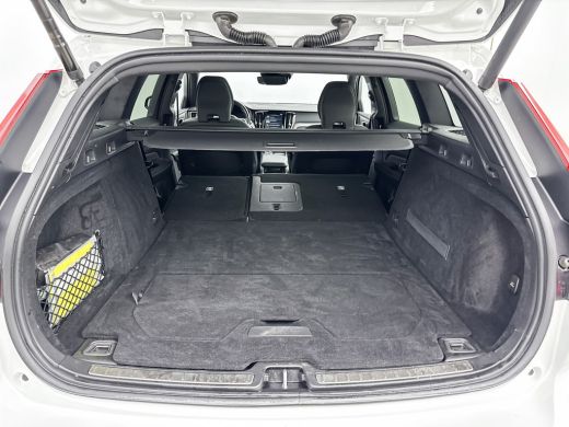 Volvo  V60 T4 R-Design | 19" | Panoramadak | Head-up | 360 Camera | Harman Kardon | Adaptieve cruise | BLIS ... ActivLease financial lease