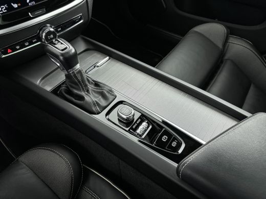 Volvo  V60 T4 R-Design | 19" | Panoramadak | Head-up | 360 Camera | Harman Kardon | Adaptieve cruise | BLIS ... ActivLease financial lease