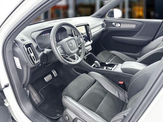 Volvo  XC40 T2 A/T R-Design | 18" | Adaptieve cruise | BLIS | Keyless | Elektr. achterklep | Park Assist | Na... ActivLease financial lease