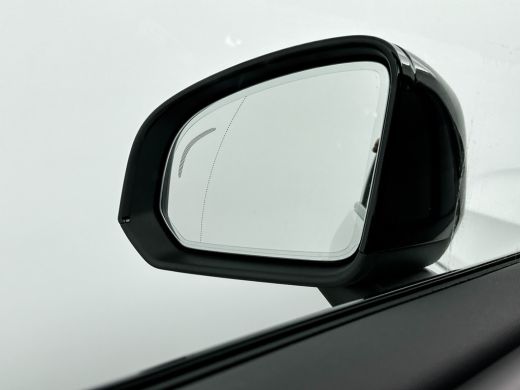 Volvo  XC40 T2 A/T R-Design | 18" | Adaptieve cruise | BLIS | Keyless | Elektr. achterklep | Park Assist | Na... ActivLease financial lease