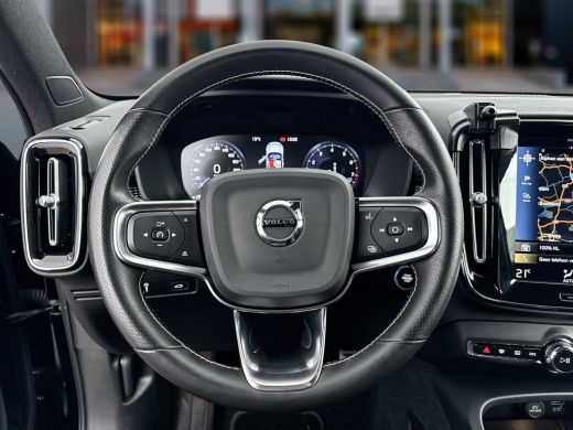 Volvo  XC40 T2 A/T R-Design | 19" | Harman Kardon | Leder/Nubuck | Adaptieve cruise | BLIS | Parkeercamera | ... ActivLease financial lease