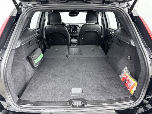 Volvo  XC40 T2 A/T R-Design | 19" | Harman Kardon | Leder/Nubuck | Adaptieve cruise | BLIS | Parkeercamera | ... ActivLease financial lease