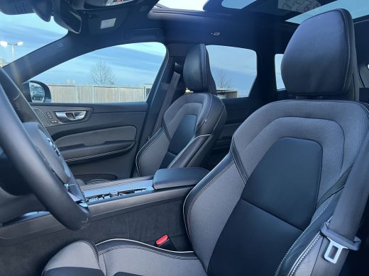 Volvo  XC60 Volvo T6 Plug-in hybrid AWD Ultra Black Edition | 360 Camera | Harman/Kardon | Adaptive LED | Pan... ActivLease financial lease