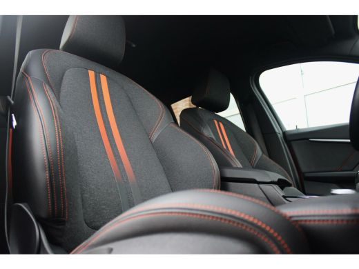 BMW 1-serie 118i F40 Executive Edition Sport-Line | Automaat | 1e eigenaar | NL auto | BTW auto | LED | DAB | Camera | Carplay | 17 inch | Sportstuur | Cruise-control | Climate-control | Navi | ➡️ ActivLease financial lease
