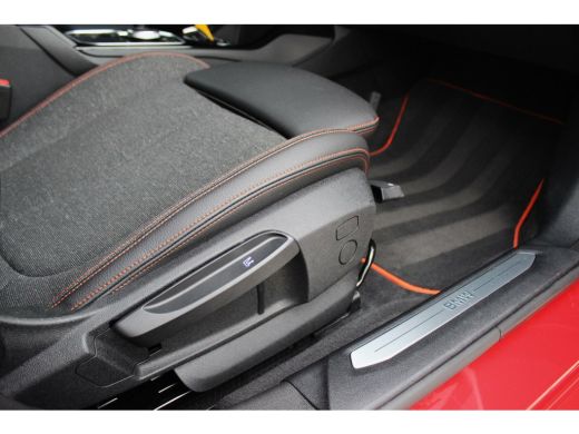 BMW 1-serie 118i F40 Executive Edition Sport-Line | Automaat | 1e eigenaar | NL auto | BTW auto | LED | DAB | Camera | Carplay | 17 inch | Sportstuur | Cruise-control | Climate-control | Navi | ➡️ ActivLease financial lease