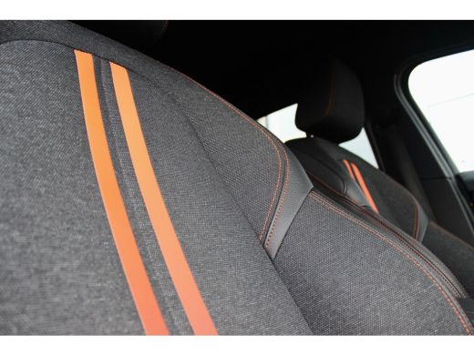 BMW 1-serie 118i F40 Executive Edition Sport-Line | Automaat | 1e eigenaar | NL auto | BTW auto | LED | DAB | Camera | Carplay | 17 inch | Sportstuur | Cruise-control | Climate-control | Navi | ➡️ ActivLease financial lease