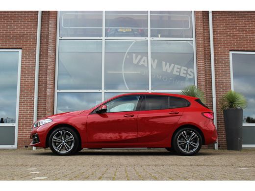 BMW 1-serie 118i F40 Executive Edition Sport-Line | Automaat | 1e eigenaar | NL auto | BTW auto | LED | DAB | Camera | Carplay | 17 inch | Sportstuur | Cruise-control | Climate-control | Navi | ➡️ ActivLease financial lease