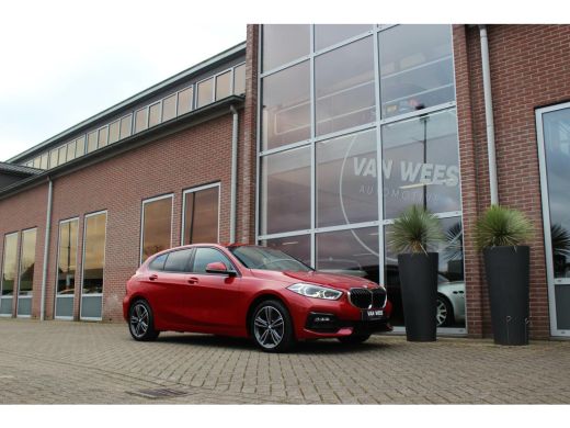 BMW 1-serie 118i F40 Executive Edition Sport-Line | Automaat | 1e eigenaar | NL auto | BTW auto | LED | DAB | Camera | Carplay | 17 inch | Sportstuur | Cruise-control | Climate-control | Navi | ➡️ ActivLease financial lease