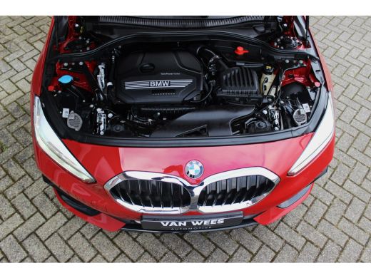 BMW 1-serie 118i F40 Executive Edition Sport-Line | Automaat | 1e eigenaar | NL auto | BTW auto | LED | DAB | Camera | Carplay | 17 inch | Sportstuur | Cruise-control | Climate-control | Navi | ➡️ ActivLease financial lease