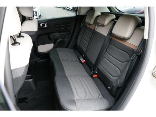 Citroën C3 1.2 PURETECH 82PK 5-DRS SHINE + / NAVI / LED / CLIMA / PDC / 17" LMV / CAMERA / KEYLESS / WINTERP... ActivLease financial lease