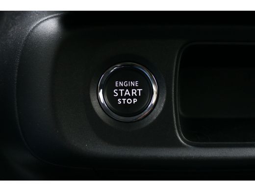 Citroën C3 1.2 PURETECH 82PK 5-DRS SHINE + / NAVI / LED / CLIMA / PDC / 17" LMV / CAMERA / KEYLESS / WINTERP... ActivLease financial lease