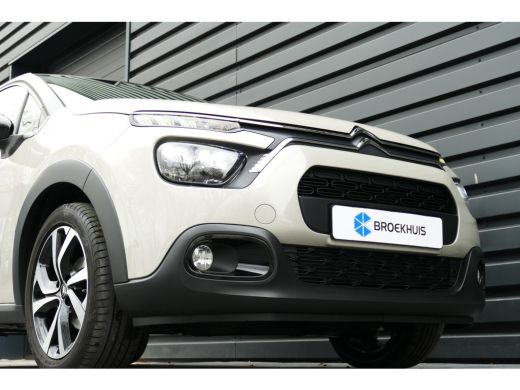 Citroën C3 1.2 PURETECH 82PK 5-DRS SHINE + / NAVI / LED / CLIMA / PDC / 17" LMV / CAMERA / KEYLESS / WINTERP... ActivLease financial lease