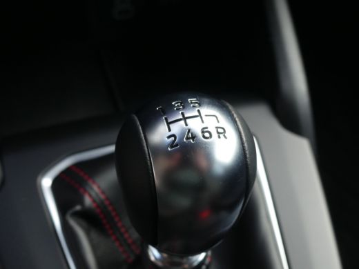 Ford Focus Wagon 1.0 EcoBoost Hybrid 125PK ST Line | STOEL+STUUR+VOORRUITVERWARMING | NAVI | ActivLease financial lease