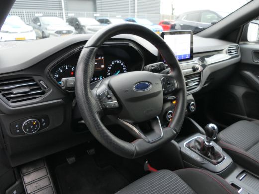 Ford FOCUS Wagon Ford 1.0 EcoBoost Hybrid ST Line | Winterpack | Camera | Keyless | LED | DAB | Climate Control ActivLease financial lease