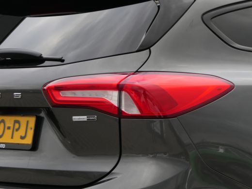 Ford FOCUS Wagon Ford 1.0 EcoBoost Hybrid ST Line | Winterpack | Camera | Keyless | LED | DAB | Climate Control ActivLease financial lease