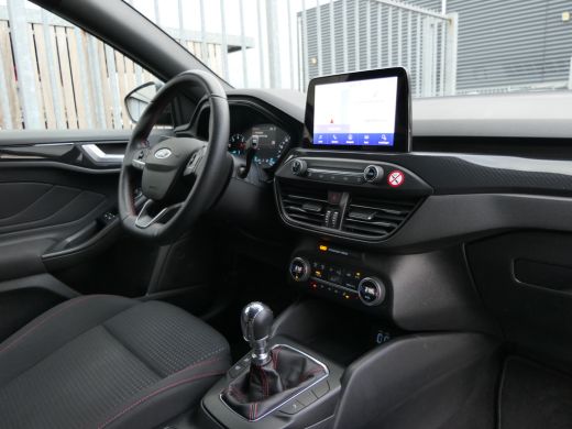 Ford FOCUS Wagon Ford 1.0 EcoBoost Hybrid ST Line | Winterpack | Camera | Keyless | LED | DAB | Climate Control ActivLease financial lease
