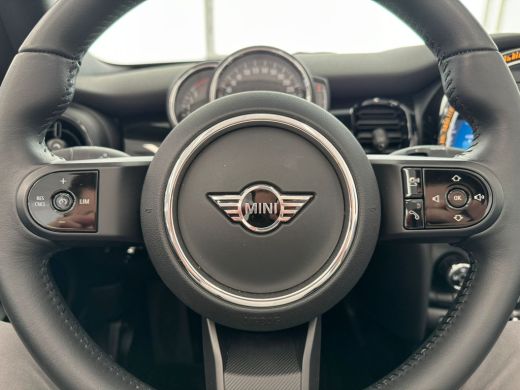 Mini Cabrio 1.5 Cooper Business Edition | Airco | Cruise control | Carplay | Leder | Alarm | DAB | LED | | Ai... ActivLease financial lease