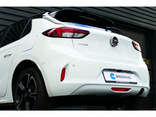 Opel Corsa Opel 1.2 TURBO 100PK 5-DRS ELEGANCE GS / NAVI / CLIMA / PDC / 17"LMV / CAMERA / PANO.DAK / FULL-L... ActivLease financial lease