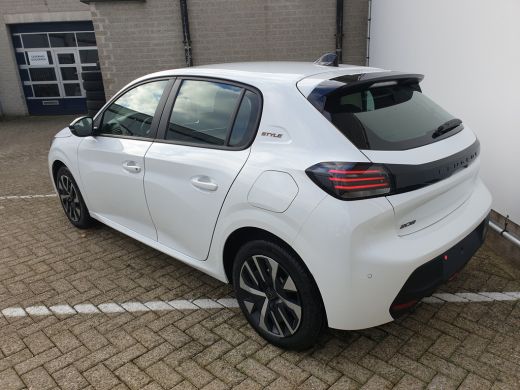 Peugeot 208 1.2 PureTech 75 Style | Apple Carplay/Android Auto|telefoonintegratie premium | Cruise control | ... ActivLease financial lease