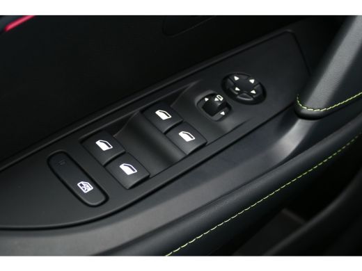 Peugeot 208 1.2 PURTECH 100PK 5-DRS GT / NAVI / CLIMA / PDC / 17"LMV / CAMERA / KEYLESS / FULL-LED / BLUETOOT... ActivLease financial lease
