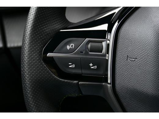 Peugeot 208 1.2 PURTECH 100PK 5-DRS GT / NAVI / CLIMA / PDC / 17"LMV / CAMERA / KEYLESS / FULL-LED / BLUETOOT... ActivLease financial lease