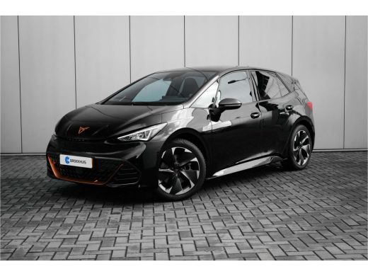 Seat Born Business | Ambient Light | Stoelverwarming | Travel Assist | Privacy glas | 19" Velgen LM | Achte... Seat Born Business | Ambient Light | Stoelverwarming | Travel Assist | Privacy glas | 19" Velgen LM | Achte...