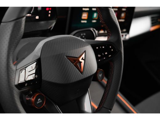 Seat Born Business | Ambient Light | Stoelverwarming | Travel Assist | Privacy glas | 19" Velgen LM | Achte... ActivLease financial lease