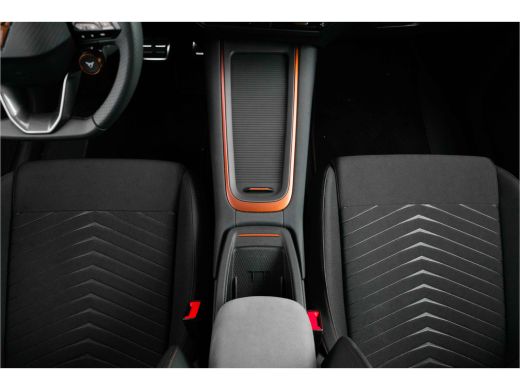 Seat Born Business | Ambient Light | Stoelverwarming | Travel Assist | Privacy glas | 19" Velgen LM | Achte... ActivLease financial lease