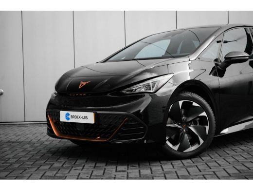 Seat Born Business | Ambient Light | Stoelverwarming | Travel Assist | Privacy glas | 19" Velgen LM | Achte... ActivLease financial lease