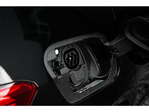 Seat Born Business | Ambient Light | Stoelverwarming | Travel Assist | Privacy glas | 19" Velgen LM | Achte... ActivLease financial lease