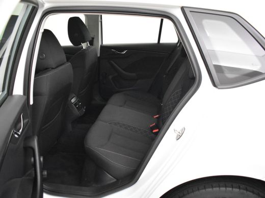Skoda Kamiq 1.0 TSI 111pk Ambition | 100% Dealeronderhouden | 1ste eigenaar | Cruise control | Parkeersensore... ActivLease financial lease
