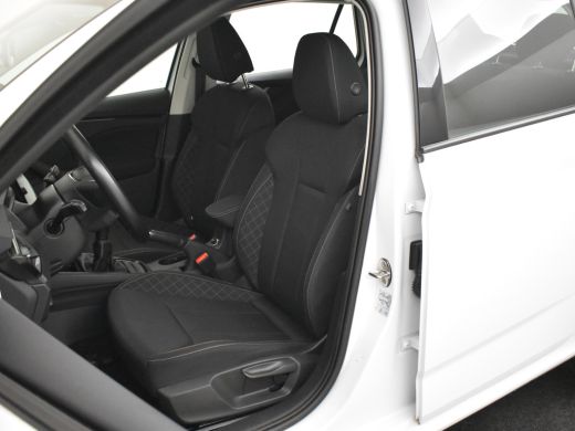 Skoda Kamiq 1.0 TSI 111pk Ambition | 100% Dealeronderhouden | 1ste eigenaar | Cruise control | Parkeersensore... ActivLease financial lease