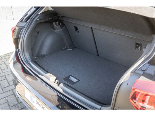 Volkswagen Polo Volkswagen Life Edition Inclusief €2000,- inruilvoordeel | 'App-Connect' draadloze smartphone int... ActivLease financial lease