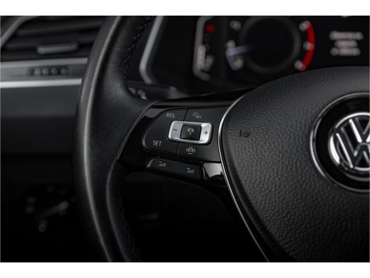 Volkswagen Tiguan 1.5 TSI Comfortline Business R-Line | Trekhaak | Camera | Elektr. A.Klep | ActivLease financial lease