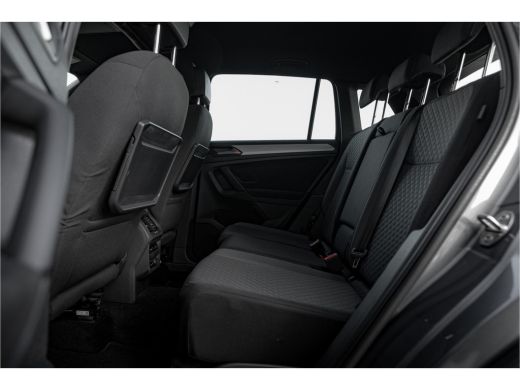 Volkswagen Tiguan 1.5 TSI Comfortline Business R-Line | Trekhaak | Camera | Elektr. A.Klep | ActivLease financial lease