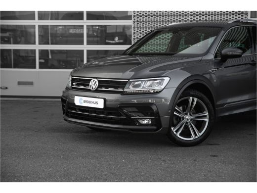 Volkswagen Tiguan 1.5 TSI Comfortline Business R-Line | Trekhaak | Camera | Elektr. A.Klep | ActivLease financial lease