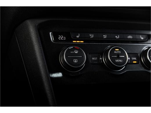 Volkswagen Tiguan 1.5 TSI Comfortline Business R-Line | Trekhaak | Camera | Elektr. A.Klep | ActivLease financial lease