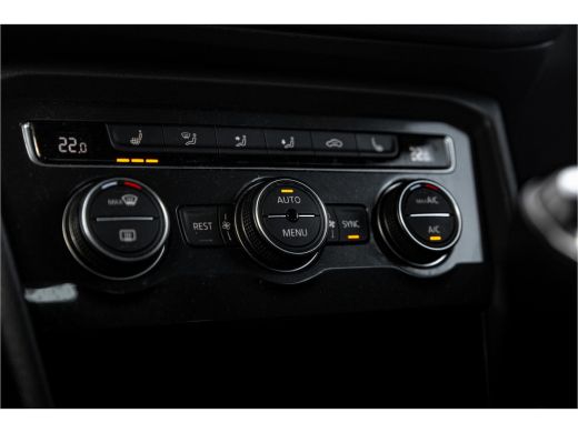 Volkswagen Tiguan 1.5 TSI Comfortline Business R-Line | Trekhaak | Camera | Elektr. A.Klep | ActivLease financial lease