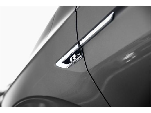 Volkswagen Tiguan 1.5 TSI Comfortline Business R-Line | Trekhaak | Camera | Elektr. A.Klep | ActivLease financial lease