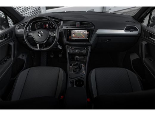 Volkswagen Tiguan 1.5 TSI Comfortline Business R-Line | Trekhaak | Camera | Elektr. A.Klep | ActivLease financial lease