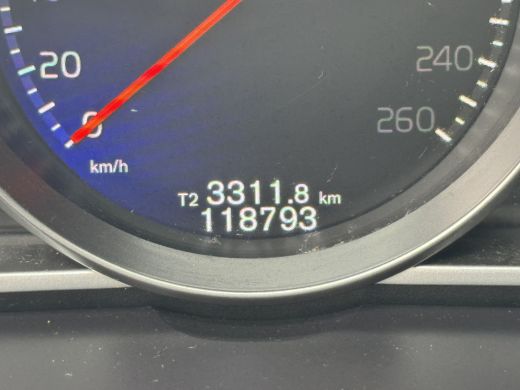 Volvo  V40 1.5 T3 Polar+ Sport | Cruise control | Panoramadak | R-Design exterieur ActivLease financial lease