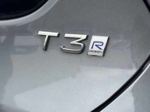 Volvo  V40 1.5 T3 Polar+ Sport | Cruise control | Panoramadak | R-Design exterieur ActivLease financial lease