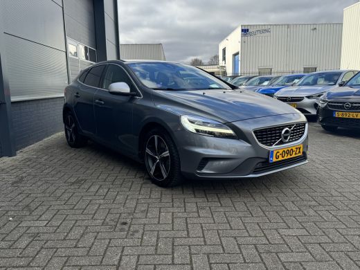 Volvo  V40 1.5 T3 Polar+ Sport | Cruise control | Panoramadak | R-Design exterieur ActivLease financial lease