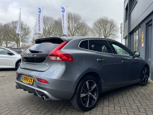Volvo  V40 1.5 T3 Polar+ Sport | Cruise control | Panoramadak | R-Design exterieur ActivLease financial lease