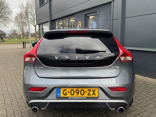 Volvo  V40 1.5 T3 Polar+ Sport | Cruise control | Panoramadak | R-Design exterieur ActivLease financial lease
