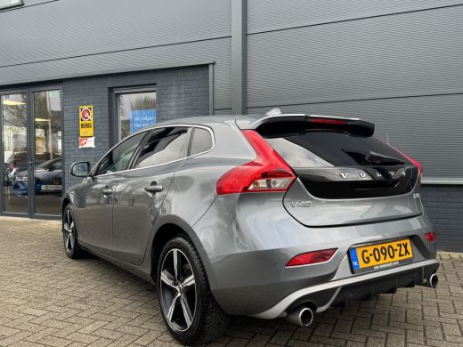 Volvo  V40 1.5 T3 Polar+ Sport | Cruise control | Panoramadak | R-Design exterieur ActivLease financial lease