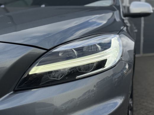 Volvo  V40 1.5 T3 Polar+ Sport | Cruise control | Panoramadak | R-Design exterieur ActivLease financial lease