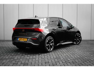 Seat Born Business | Ambient Light | Stoelverwarming | Travel Assist | Privacy glas | 19" Velgen LM | Achte...