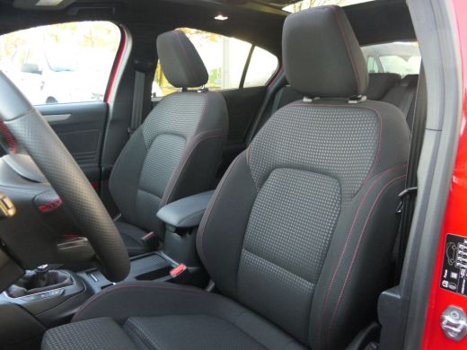 Ford Focus Ford 1.0 EcoBoost Hybrid ST Line | Panoramadak | Winterpack | Adaptief | 13.500 km ! | UNIEK !!! ActivLease financial lease